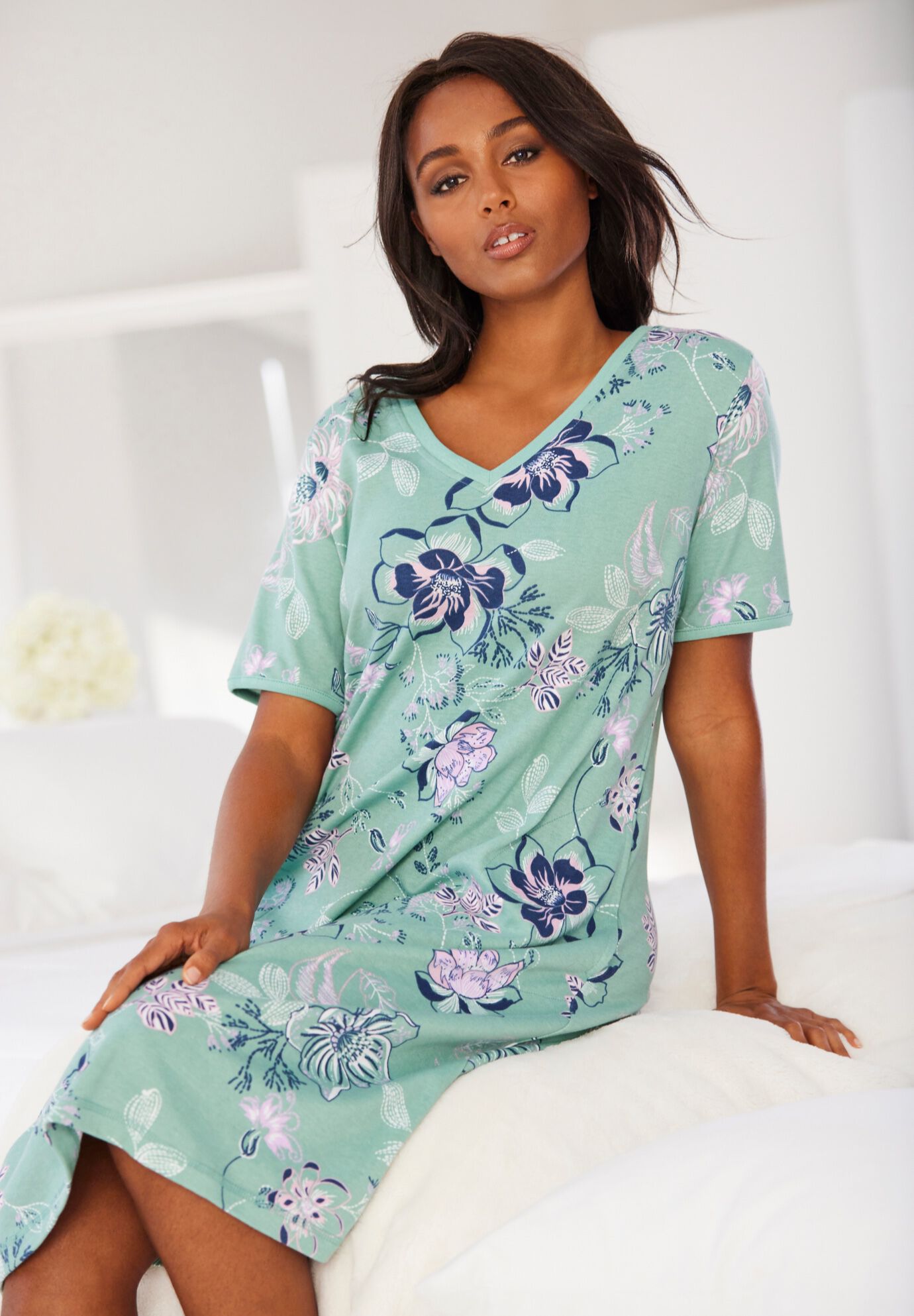 Short T-Shirt Lounger, , alternate image number 4
