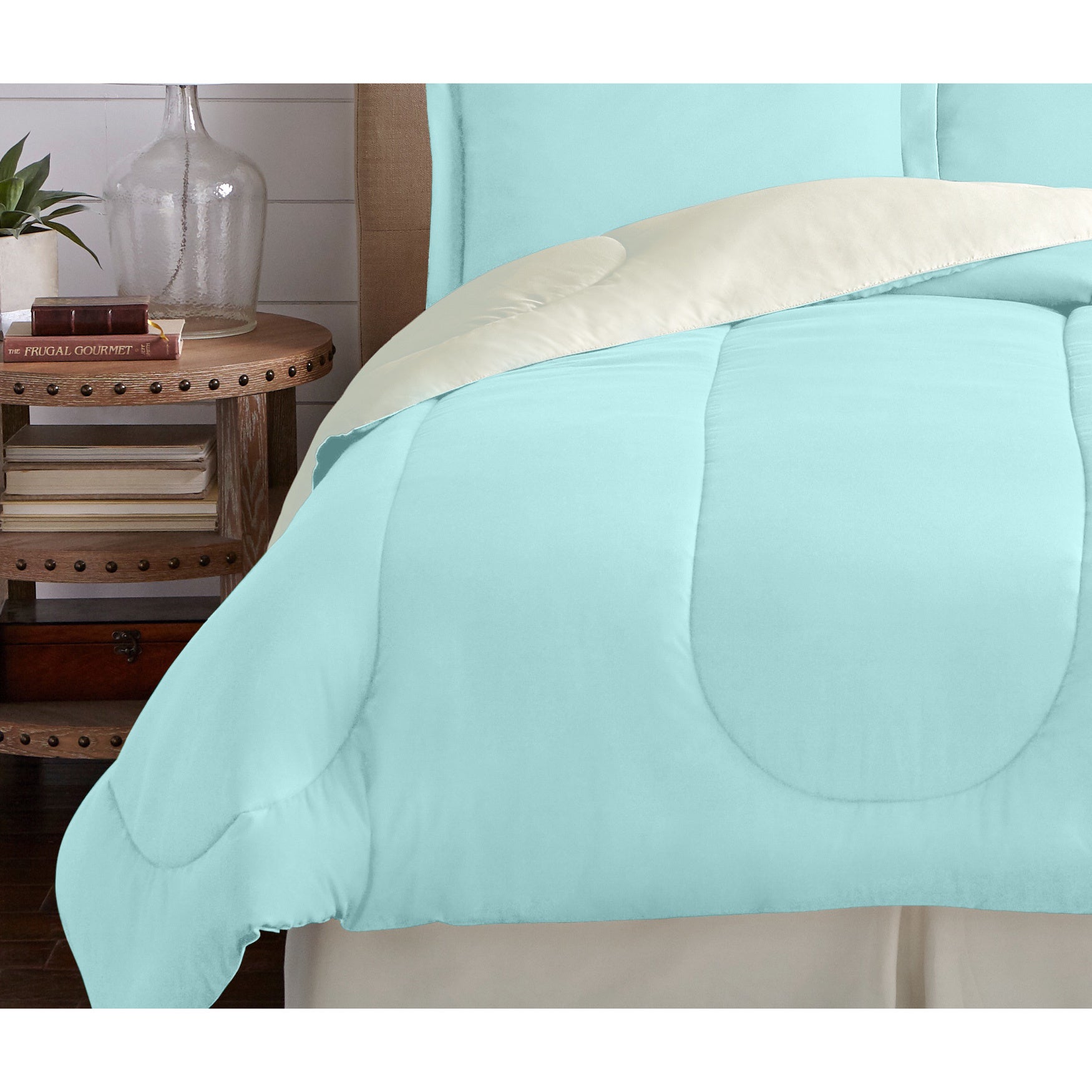 BH Studio Reversible Comforter image number 4