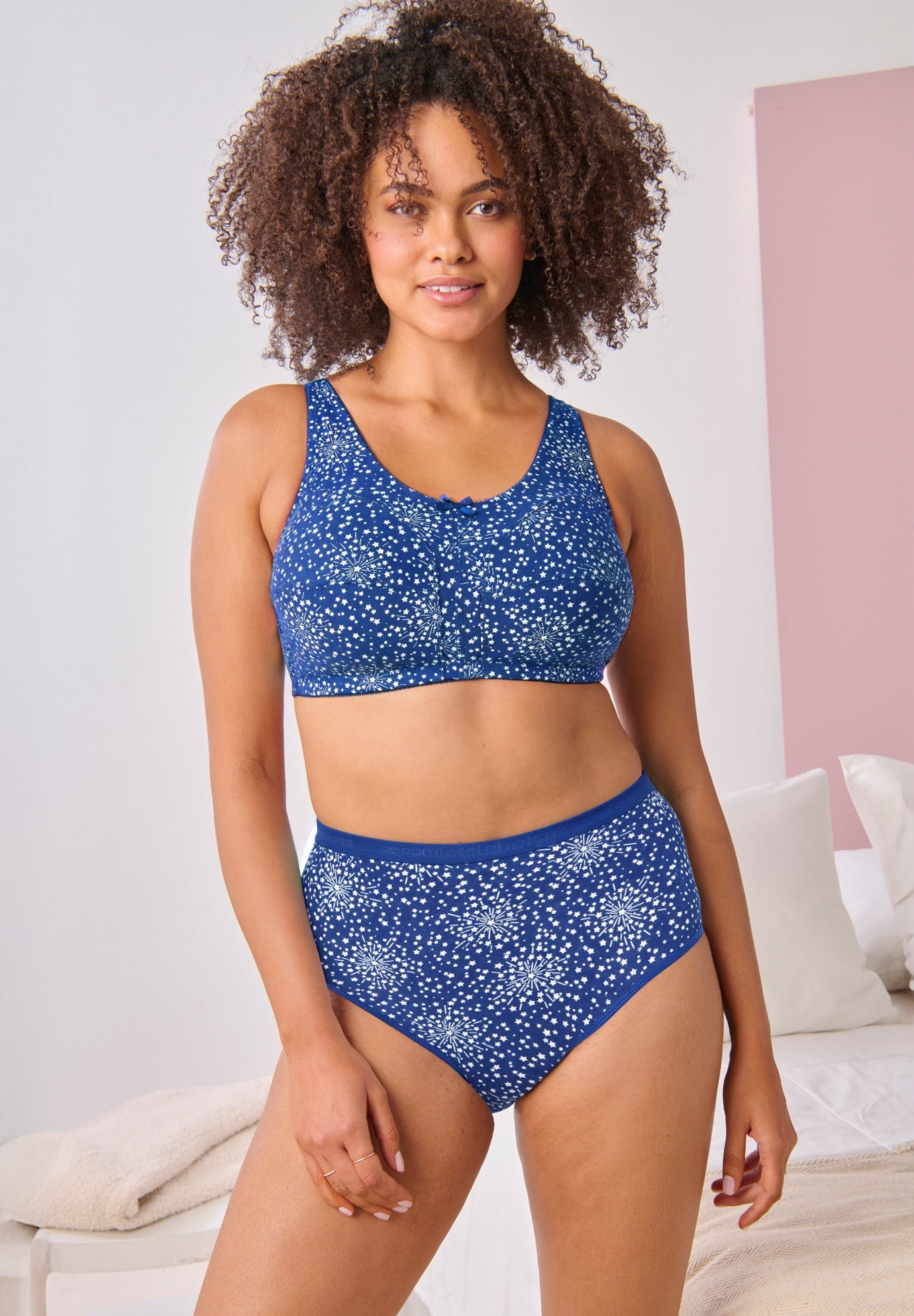 Wireless Back-Close Cotton Bra image number 3