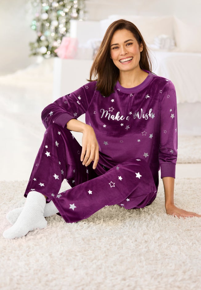 Dreams & Co. &reg; Velour Pajama with FREE Fuzzy Socks image number 6