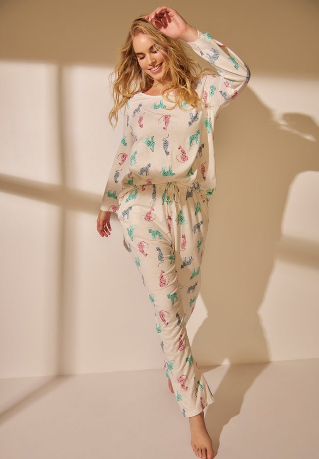 Avenue Body Three-Quarter Sleeve Pajama Set image number 7