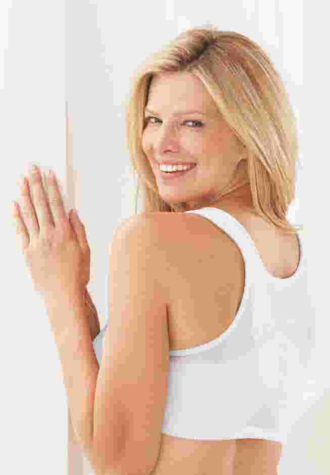 Front-Close Embroidered Wireless Posture Bra image number 1