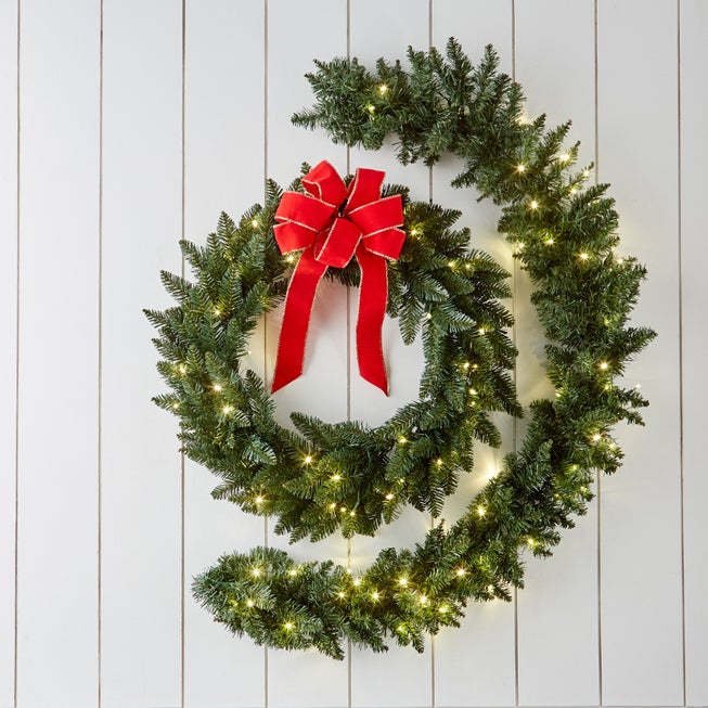 24" Pre-Lit Canadian Pine Arrow Tip Wreath image number 1