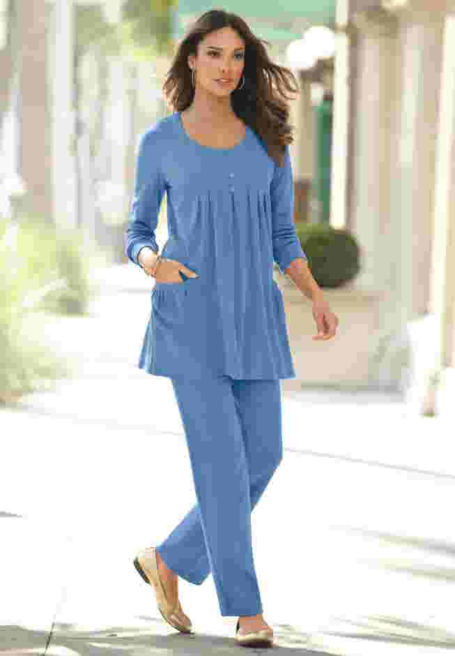 Plus Size Two Pocket Long Sleeve Soft Knit Swing Tunic image number 3
