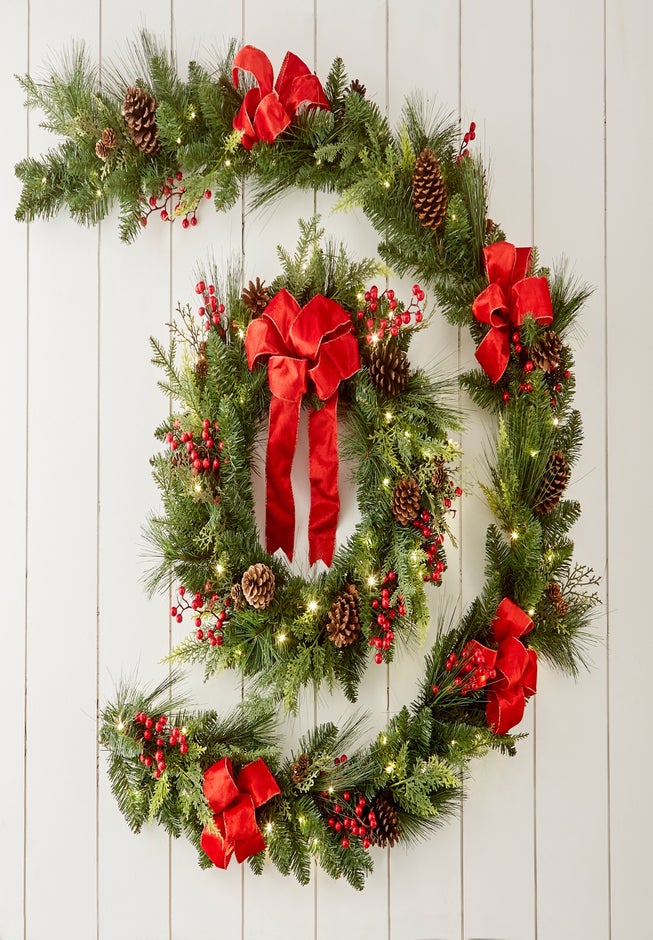 28" Pre-Lit Holiday Classic Wreath image number 6