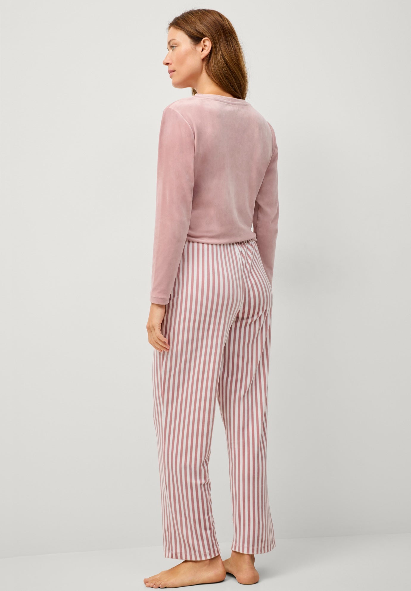 2 Piece Velour Lounge Set image number 3