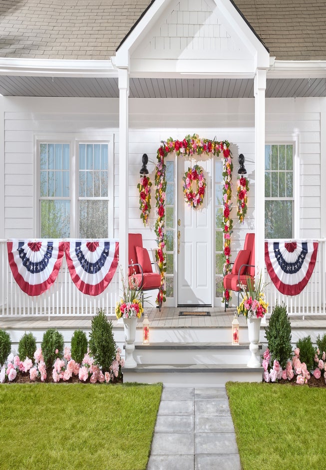 Pleated Patriotic Bunting Fan image number 1